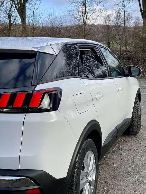 Gebraucht Peugeot 3008 Active 131 PS (96 kW) 2019 Weiß SUV