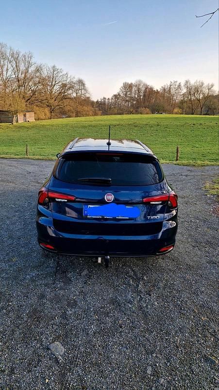 Gebraucht Fiat Tipo 120 PS (88 kW) 2019 Blau Kombi