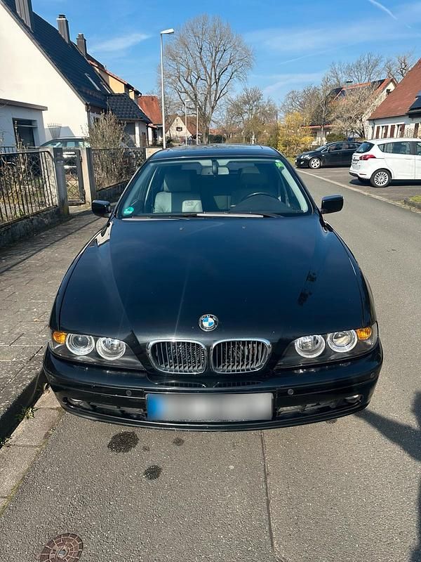 Gebraucht BMW 530 193 PS (141 kW) 2001 Schwarz Kombi