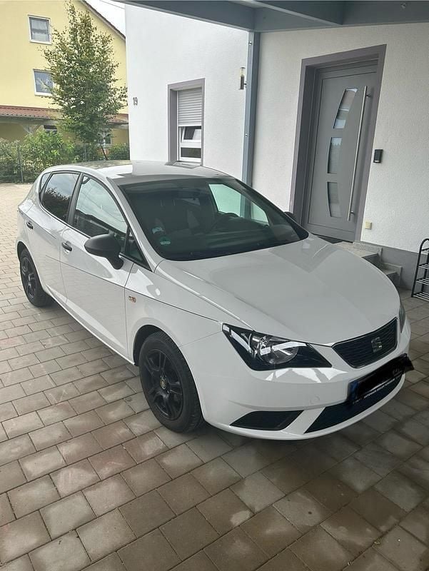 Weiß Gebraucht 2014 Seat Ibiza Limousine | 8.190 € (Teuer) - Bild 1/4