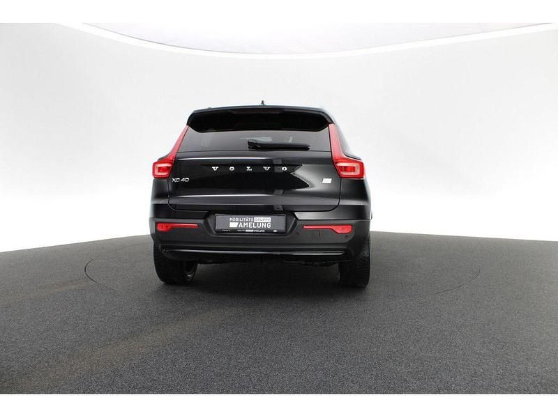 Gebraucht Volvo XC40 Core 169 kW (231 PS) 2022 Onyx schwarz SUV
