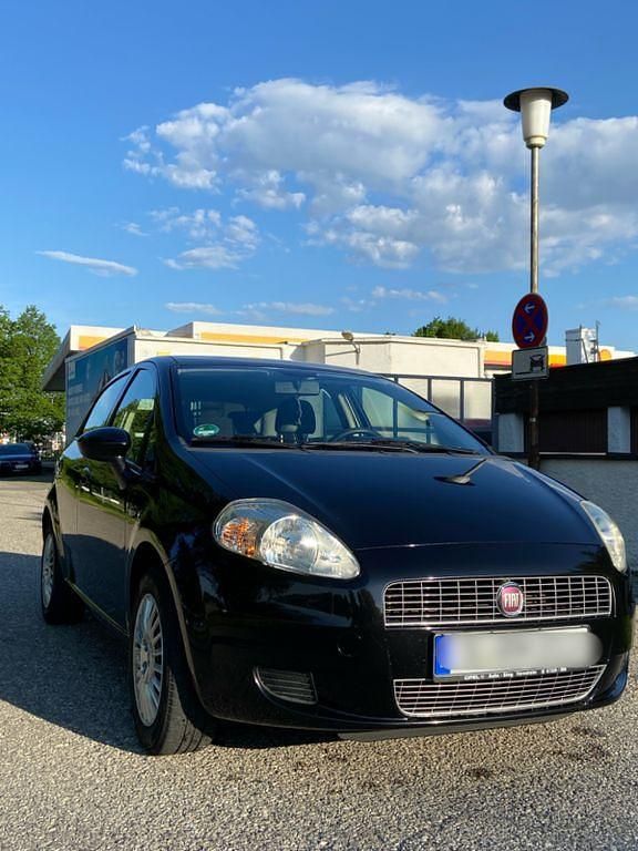 Gebraucht Fiat Punto 77 PS (56 kW) 2009 Schwarz Limousine