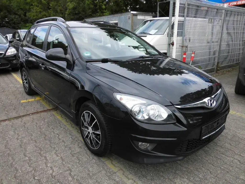 Gebraucht Hyundai i30 Edition+ 109 PS (80 kW) 2011 Schwarz Kombi