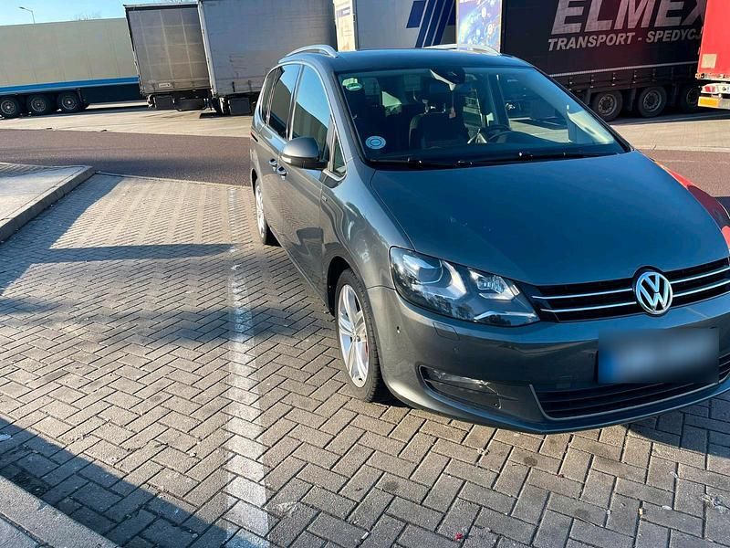 Gebraucht VW Sharan 177 PS (130 kW) 2014 Grau Van / Kleinbus