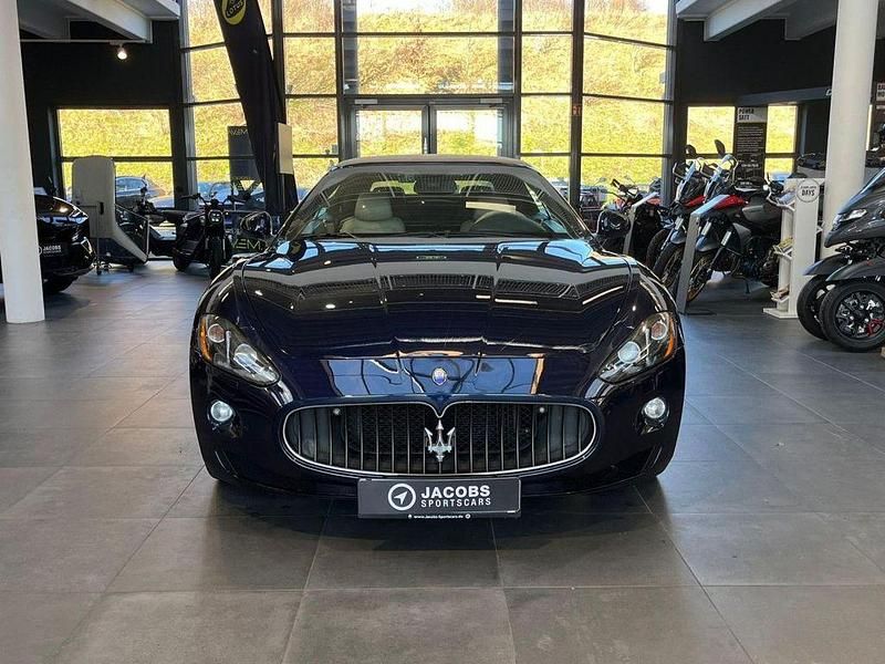 Gebraucht Maserati GranCabrio 439 PS (322 kW) 2011 Blau Cabrio
