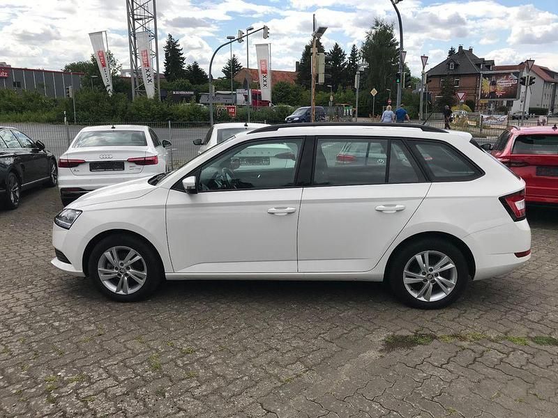 Gebraucht Skoda Fabia Ambition 60 PS (44 kW) 2022 Weiß Kleinwagen