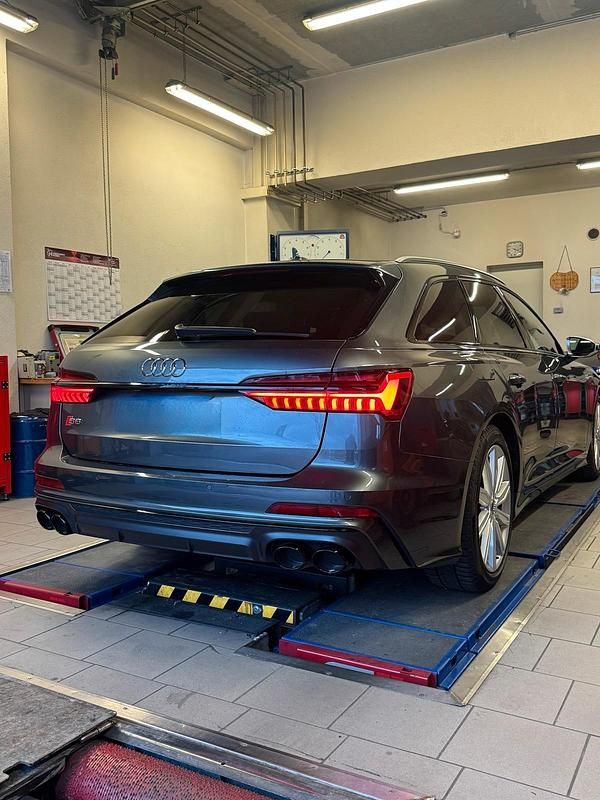 Gebraucht Audi S6 349 PS (256 kW) 2020 Grau Kombi