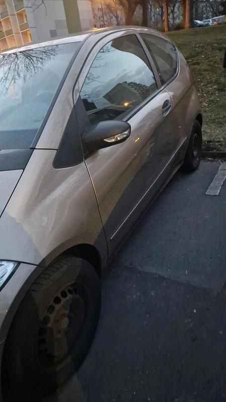 Gebraucht Mercedes A150 95 PS (69 kW) 2006 Gold Kleinwagen