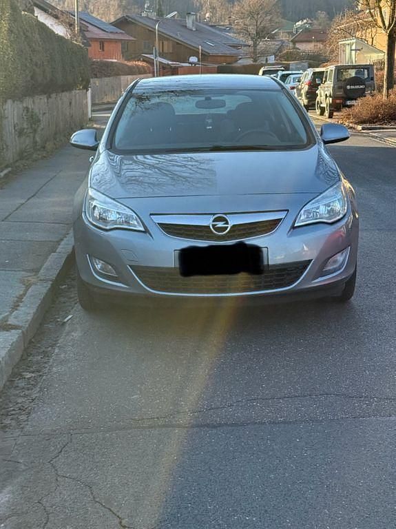 Gebraucht Opel Astra Selection 101 PS (74 kW) 2010 Grau Limousine