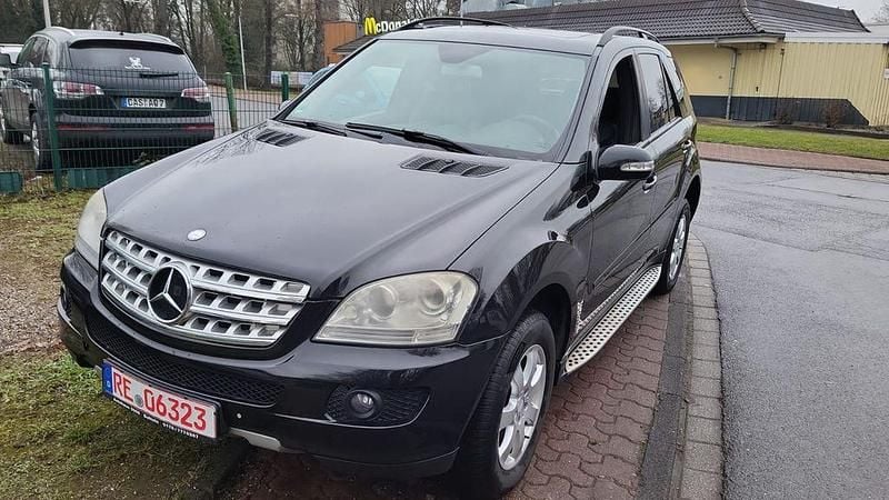 Schwarz Gebraucht 2008 Mercedes ML280 SUV | 4.999 € (Fairer Preis) - Bild 1/4