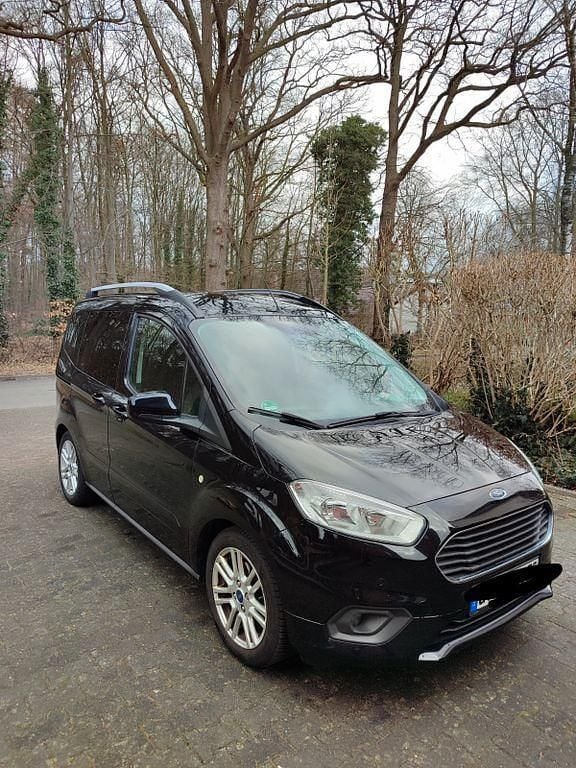 Gebraucht Ford Tourneo Courier Titanium 101 PS (74 kW) 2019 Schwarz Van / Kleinbus