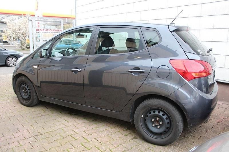 Gebraucht Kia Venga 90 PS (66 kW) 2016 (e5b) dark gun Kleinwagen