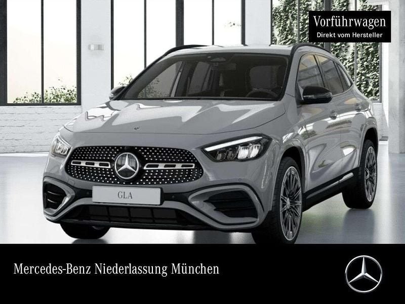 Grau Gebraucht 2025 Mercedes GLA200 AMG SUV | 42.500 € (Fairer Preis) - Bild 1/3