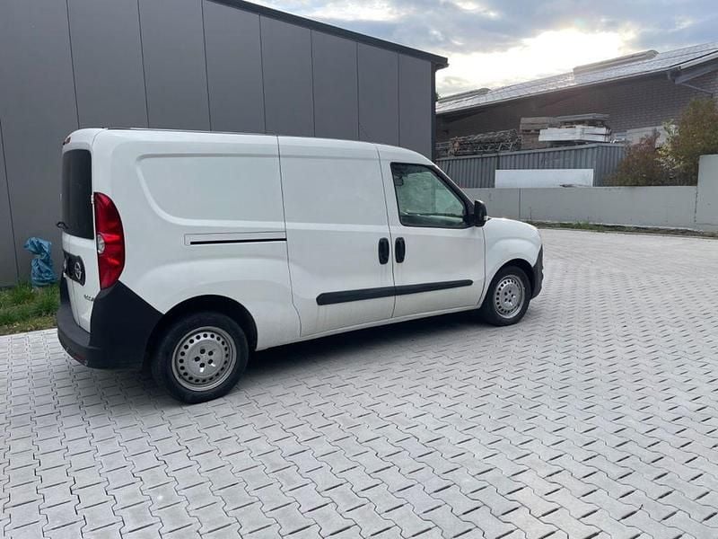 Gebraucht Opel Combo 95 PS (69 kW) 2018 Weiß Van / Kleinbus