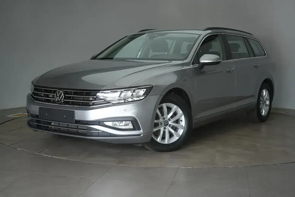 Gebraucht VW Passat Business 150 PS (110 kW) 2023 Silber Kombi
