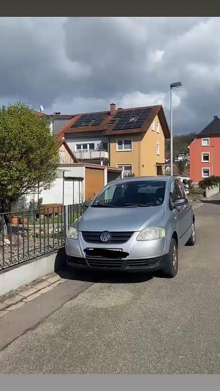 Second-hand VW Fox 63 CP (46 kW) 2005 Argintiu Hatchback