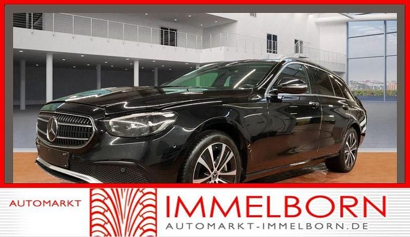 Schwarz Gebraucht 2022 Mercedes E300 Limousine | 30.950 € (Guter Preis) - Bild 1/4