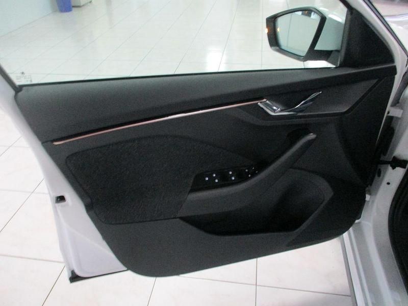 Neu Skoda Kamiq Selection 116 PS (85 kW) 2025 Weiß SUV