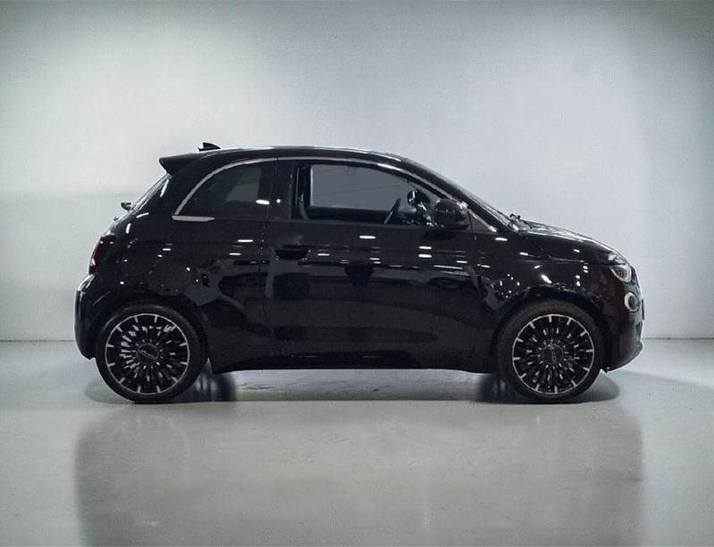 Gebraucht Fiat 500e Icon 86 kW (118 PS) 2025 Schwarz Limousine