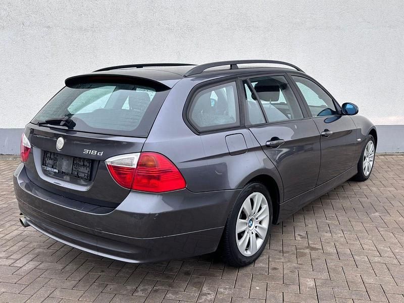 Gebraucht BMW 318 Advantage 143 PS (105 kW) 2008 Schwarz Kombi