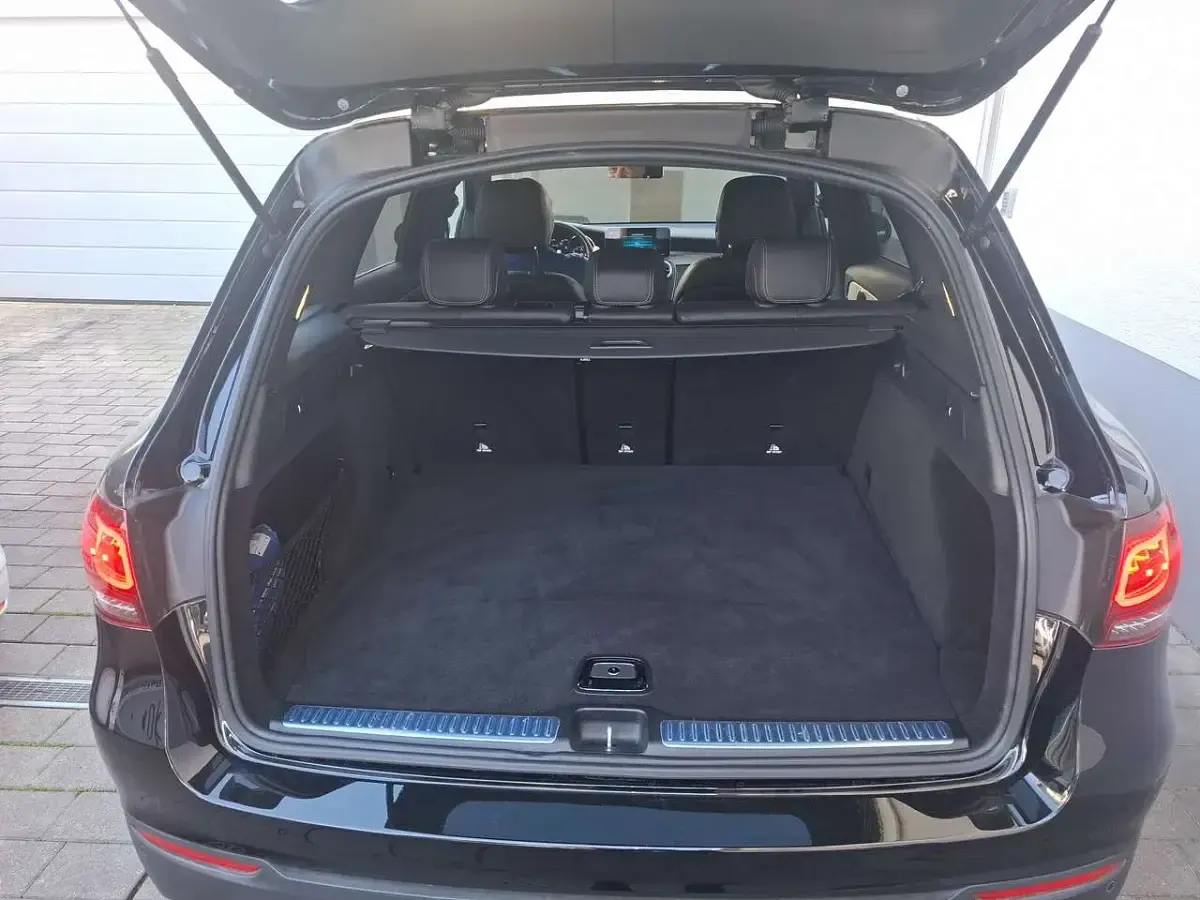 Gebraucht Mercedes GLC300 245 PS (180 kW) 2021 Schwarz SUV