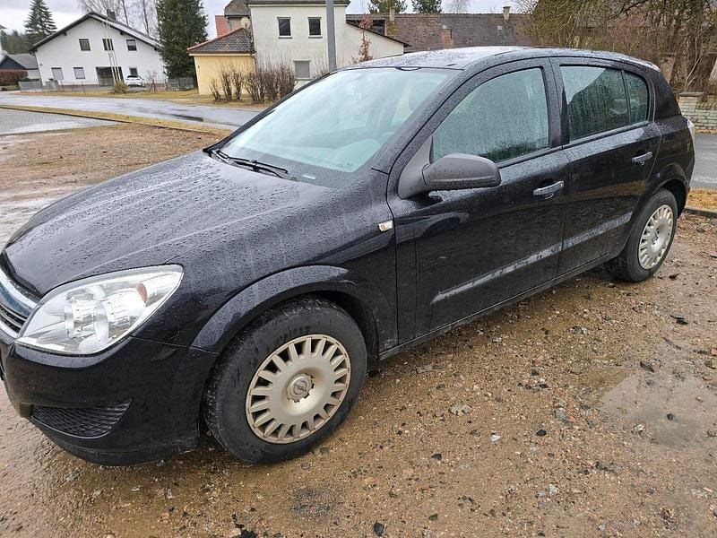 Gebraucht Opel Astra 90 PS (66 kW) 2009 Schwarz Kleinwagen