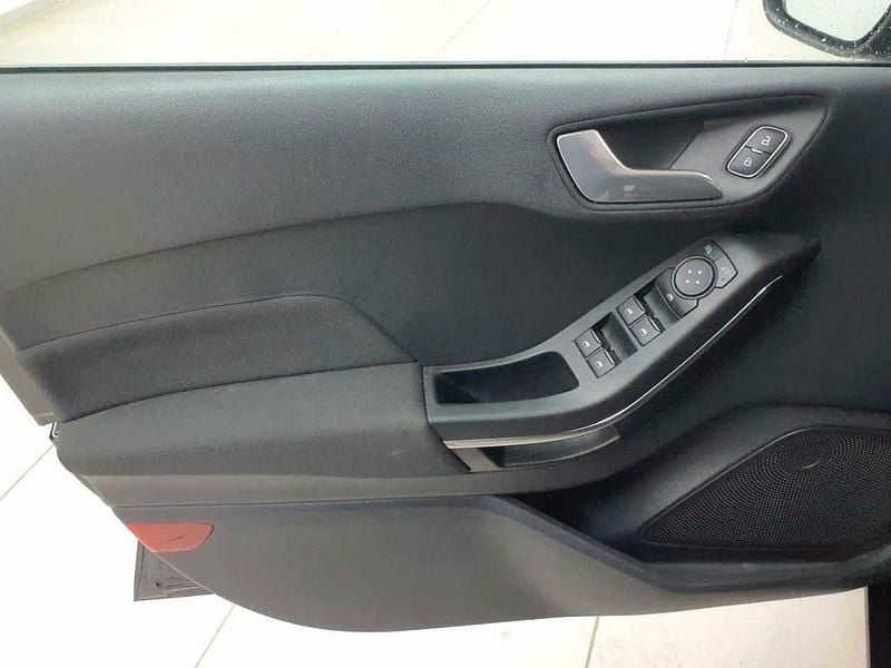 Gebraucht Ford Fiesta Titanium 125 PS (91 kW) 2022 Rot Limousine