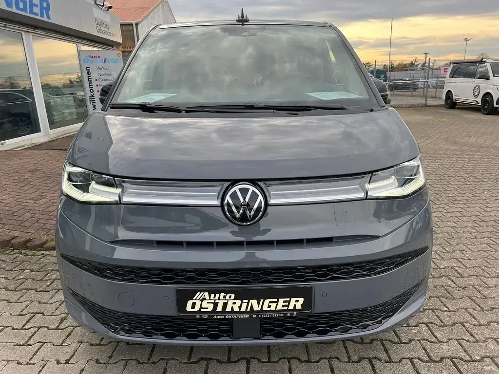 Gebraucht VW Multivan Edition 150 PS (110 kW) 2024 Grau Van / Kleinbus