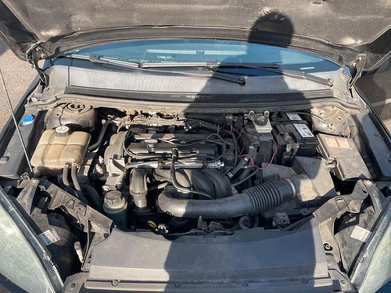 Gebraucht Ford Focus 115 PS (84 kW) 2005 Blau Limousine