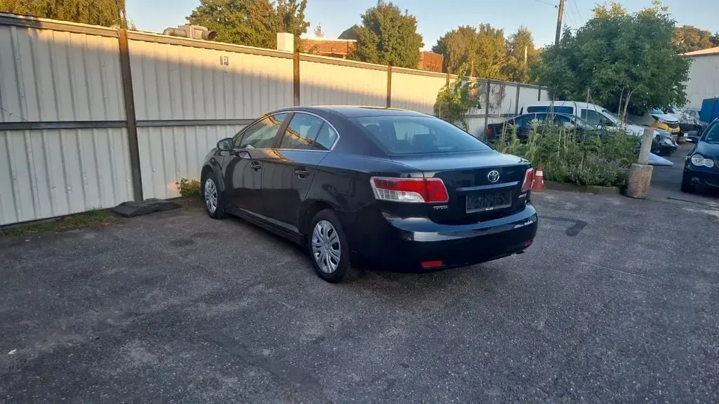 Gebraucht Toyota Avensis 132 PS (97 kW) 2010 Schwarz Limousine
