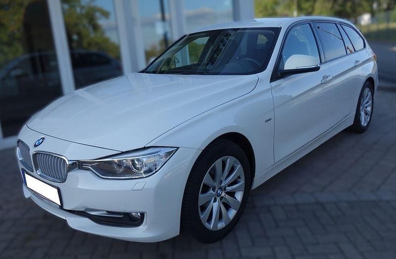 Weiß Gebraucht 2012 BMW 318 Kombi | 8.200 € (Fairer Preis) - Bild 1/4
