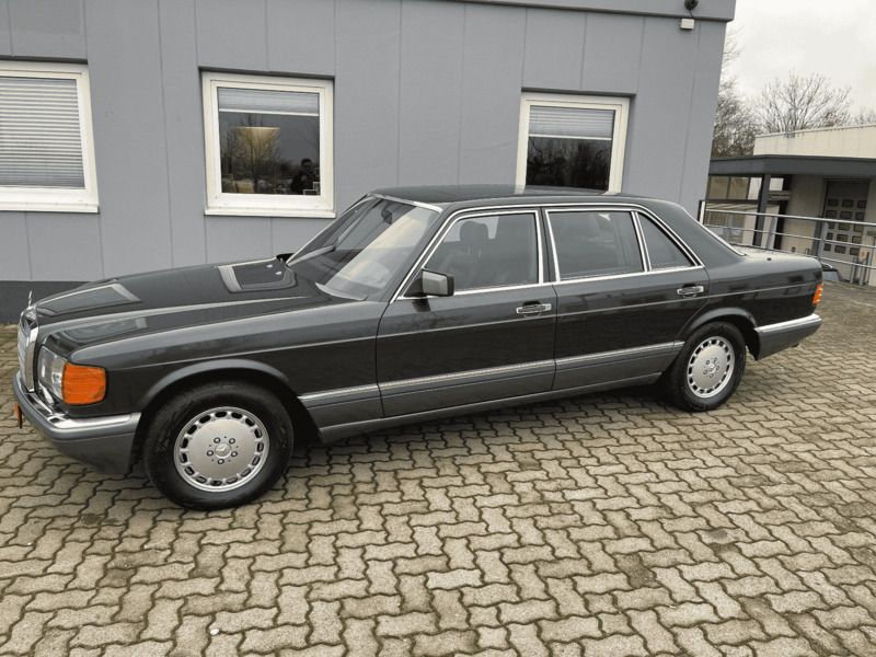 Schwarz Gebraucht 1991 Mercedes 560 Limousine | 44.900 € - Bild 1/4
