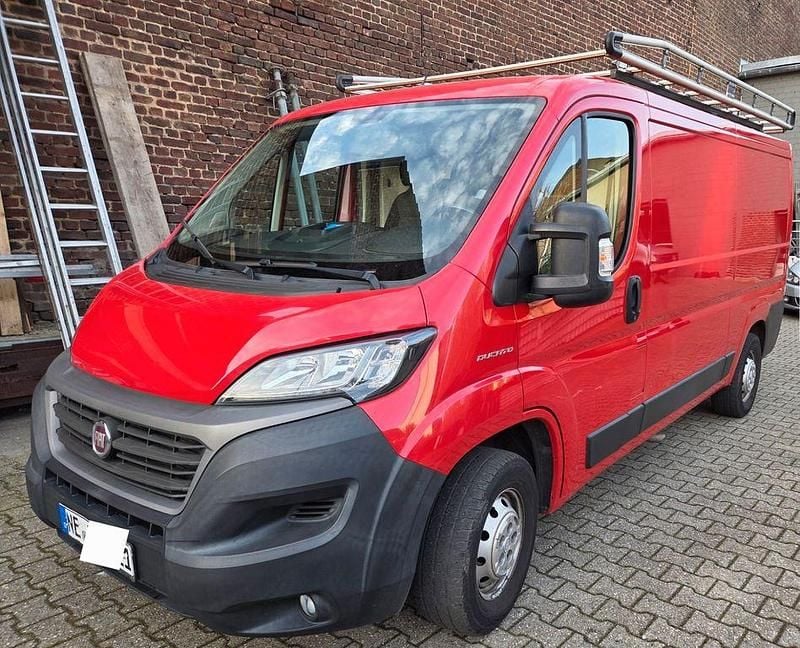 Gebraucht Fiat Ducato 140 PS (102 kW) 2021 Rot Van