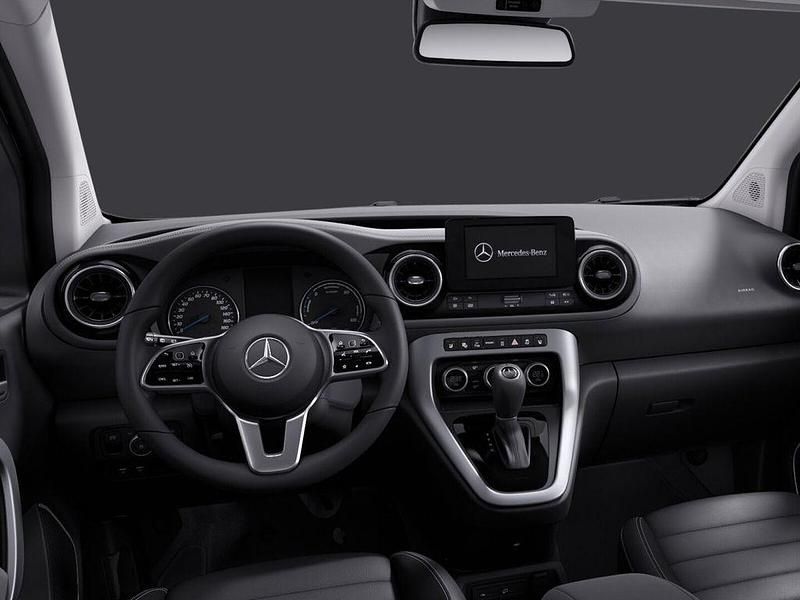 Gebraucht Mercedes EQT200 89 kW (122 PS) 2025 Schwarz Van / Kleinbus