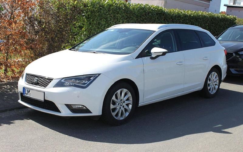 Weiß Gebraucht 2015 Seat Leon ST Style Kombi | 7.690 € (Etwas zu teuer) - Bild 1/4