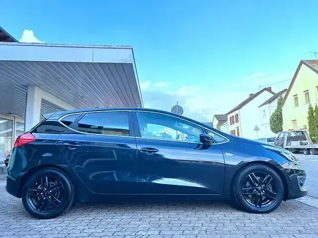 Używany Kia Ceed 135 KM (99 kW) 2015 Czarny Hatchback