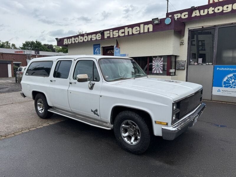 Weiß Gebraucht 1981 Chevrolet Suburban SUV | 12.999 € - Bild 1/4