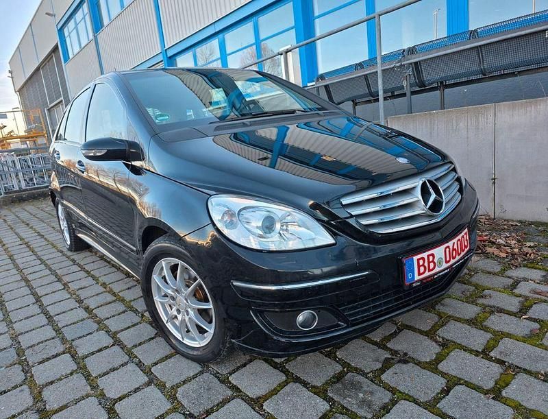 Schwarz Gebraucht 2006 Mercedes 200 Limousine | 3.880 € (Guter Preis) - Bild 1/4