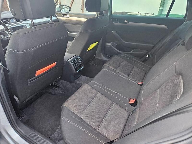 Gebraucht VW Passat Comfortline 150 PS (110 kW) 2015 Grau Kombi