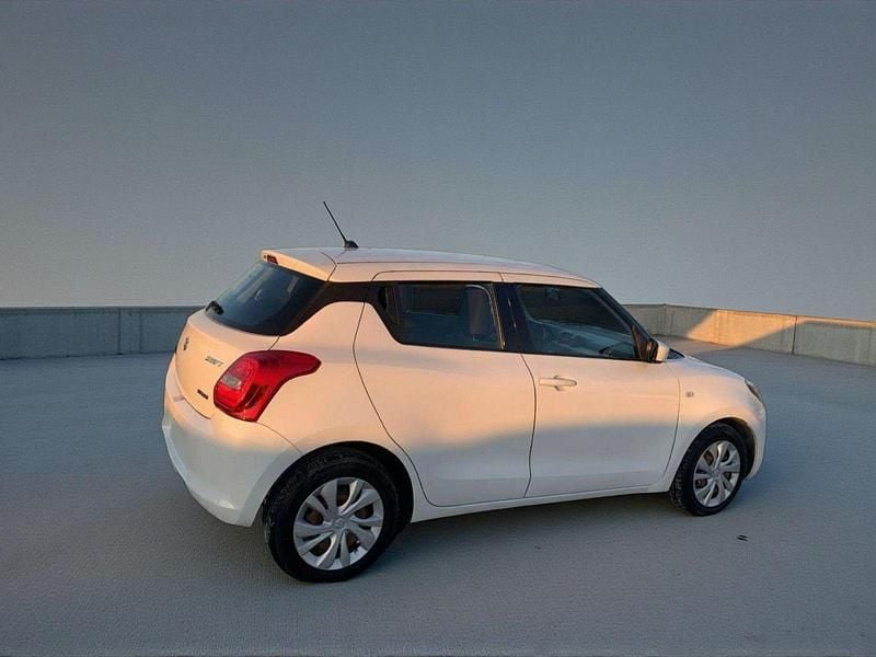 Gebraucht Suzuki Swift 83 PS (61 kW) 2021 Weiß Kleinwagen
