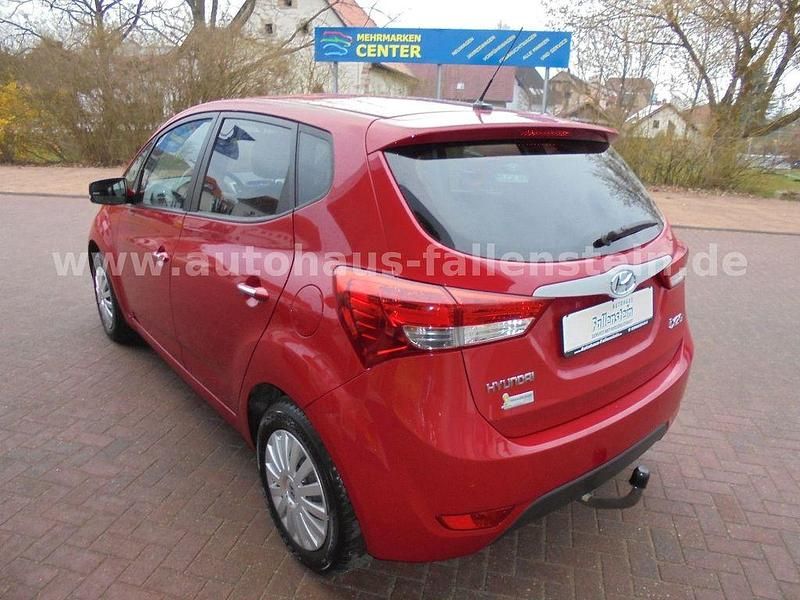Gebraucht Hyundai ix20 Edition 90 PS (66 kW) 2015 Rot Kleinwagen