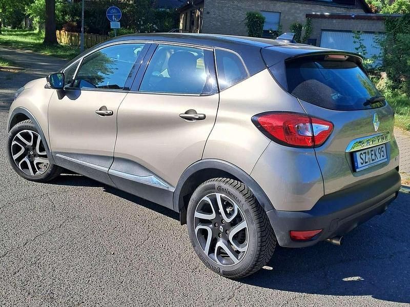 Braun Gebraucht 2016 Renault Captur Intens SUV | 12.500 € (Fairer Preis) - Bild 1/4