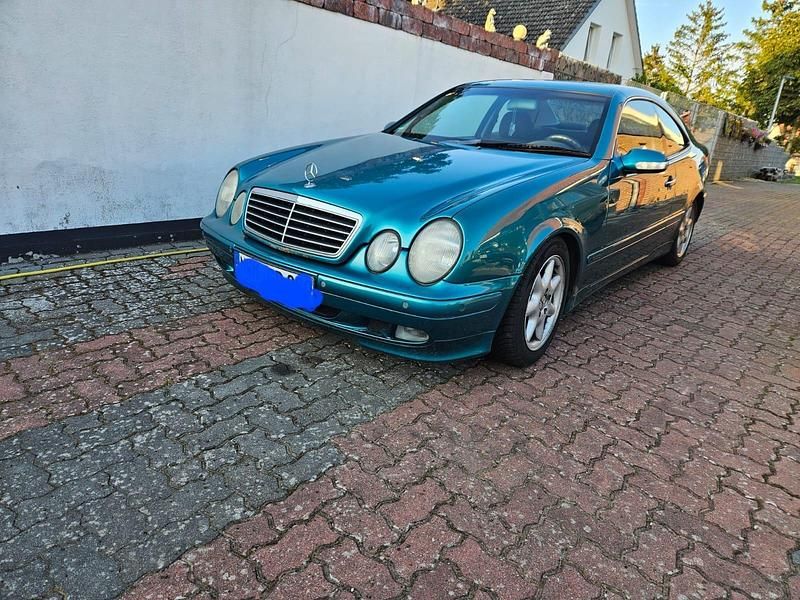 Andere farben Gebraucht 2000 Mercedes CLK200 Coupé | 3.290 € - Bild 1/4