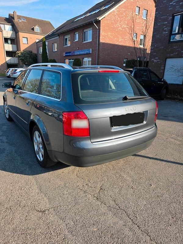 Gebraucht Audi A4 Comfort 131 PS (96 kW) 2003 Grau Kombi