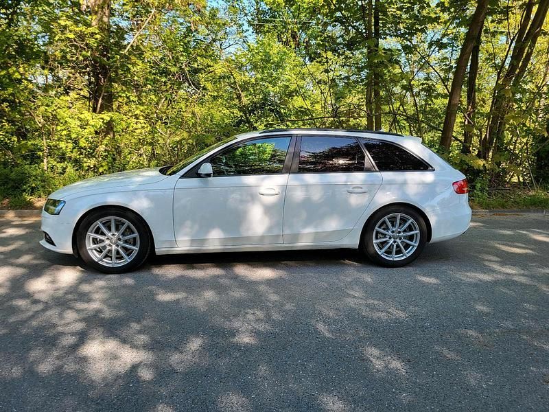 Second-hand Audi A4 143 CP (105 kW) 2013 Alb Break