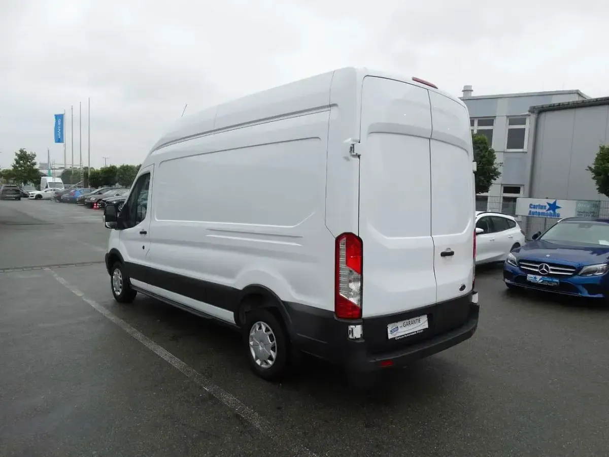 Gebraucht Ford Transit 131 PS (96 kW) 2019 Frostweiß Van / Kleinbus