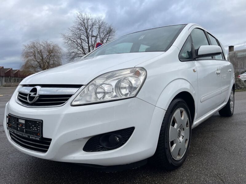 Weiß Gebraucht 2008 Opel Zafira Edition Van / Kleinbus | 1.999 € (Teuer) - Bild 1/4