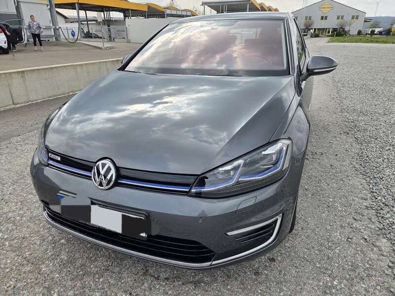 Grau Gebraucht 2020 VW e-Golf Kleinwagen | 14.100 € (Fairer Preis) - Bild 1/4