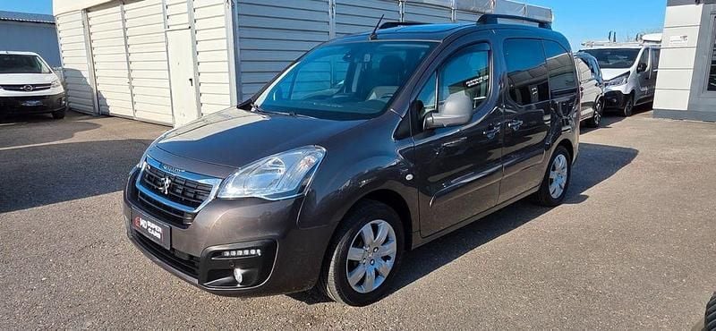 Gebraucht Peugeot Partner Tepee 120 PS (88 kW) 2015 Grau Van / Kleinbus