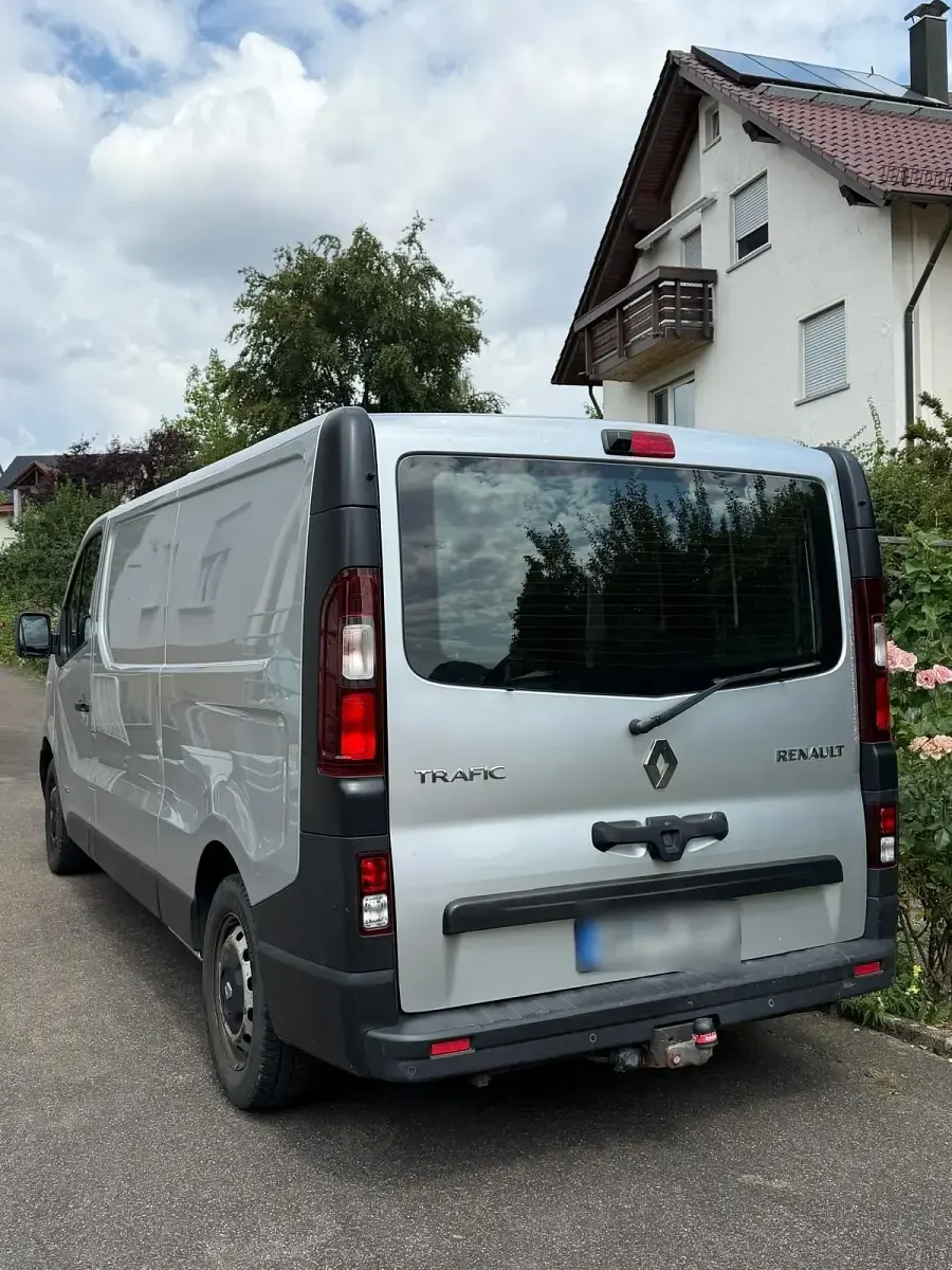 Gebraucht Renault Trafic 123 PS (90 kW) 2016 Silber Van / Kleinbus